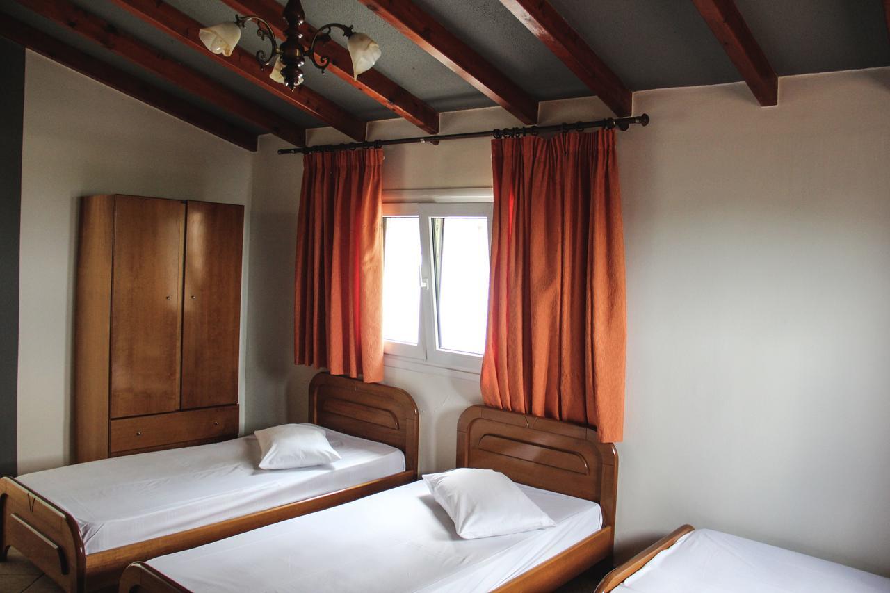 Guesthouse Vrenthi Карітайна Екстер'єр фото