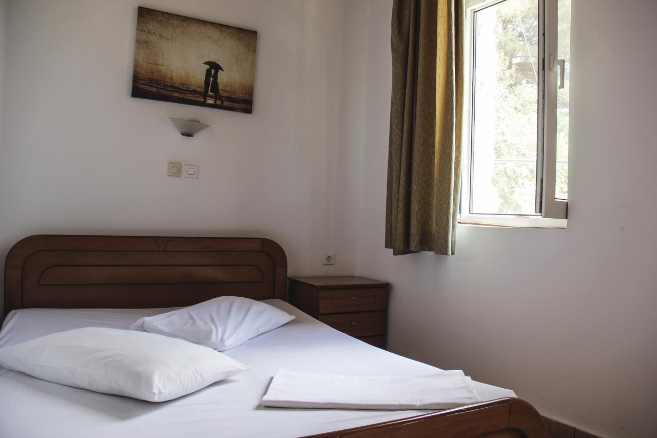 Guesthouse Vrenthi Карітайна Екстер'єр фото